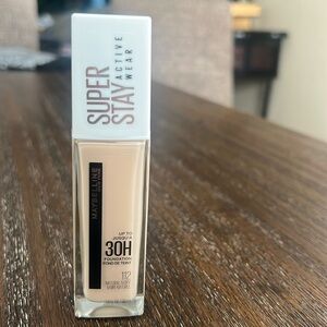 Maybelline New York SuperStay Full Coverage Foundation, Natural Ivory 112